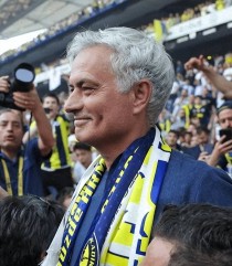 热刺0-3惨败，穆里尼奥再度波及批评